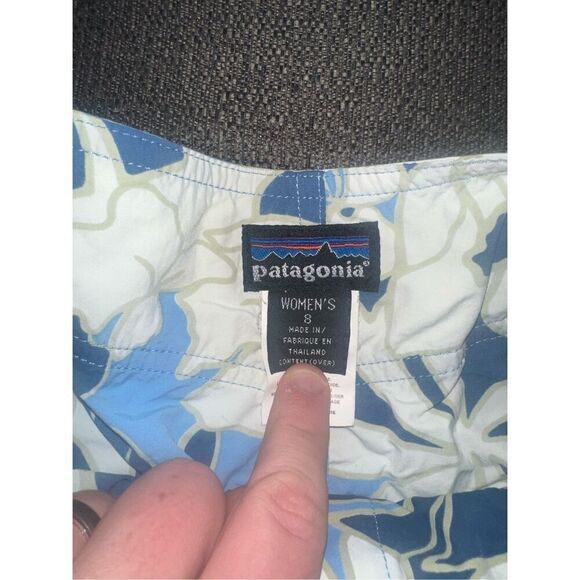 Women's Patagonia Wavefarer Boardshorts Surf Hawaiian Flower Print Size 8 - Picture 4 of 4